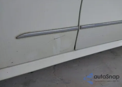 2011 Mercedes-Benz E 350 4Matic z USA, uszkodzony, nr VIN WDDHF8HB6BA483650